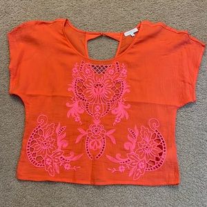 Gorgeous exclusive trim top 👚